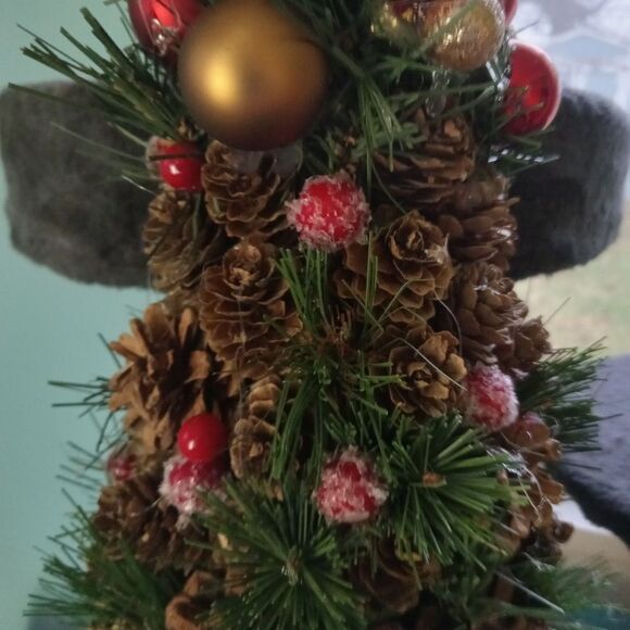 20" Natural Pine Cone (treated) Christmas Tree. CHRISTMAS ART. - Picture 6 of 11